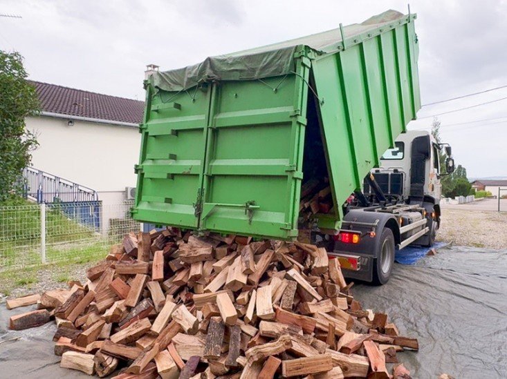 Zuverlässige Lieferung per LKW